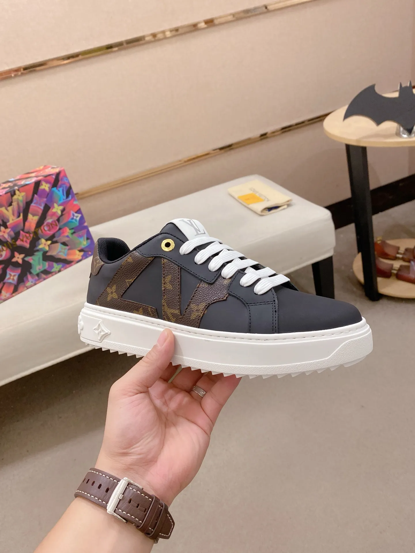 Men's shoes💰: 540💰(Niuli: full package) louis vuitton (Louis Vuitton/lv) top 🔍🔍 new models are on sale at the same time at the counter. The upper 🇮🇹 is imported from Italy, first-layer cowhide, and the lining is fully imported cowhide. 💪💪, completely 1⃣️ to 1 ⃣️Re-engraved🇮🇹💪💪, ⚠Sole: The original sole is specially provided by the original factory, the exclusive movable molded sole is super comfortable, ⚠The original factory follows the order, 🔍🔍high quality, you can enter and exit the counter at will, welcome to compare⚠. Code number:38-44